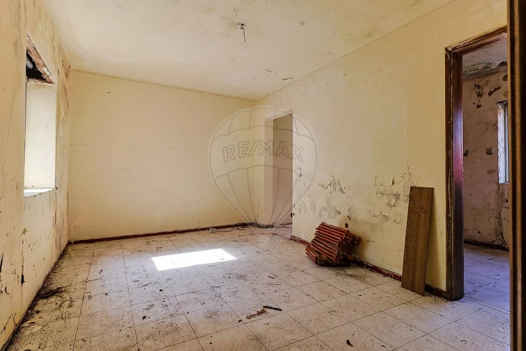 Prédio para Venda em Buarcos Foto 1