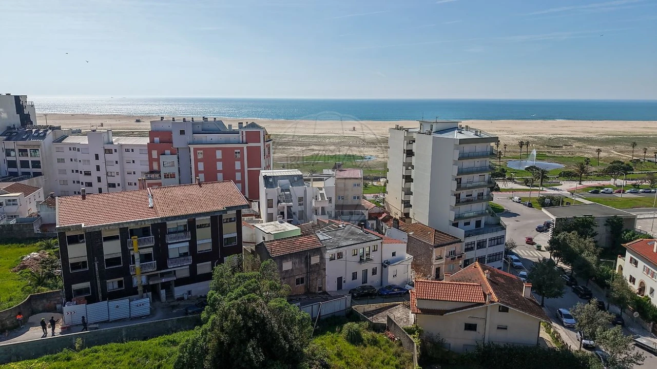 Prédio para Venda em Buarcos Foto 14