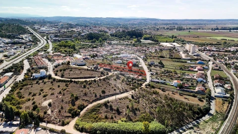 Terreno para Venda em Trouxemil e Torre de Vilela