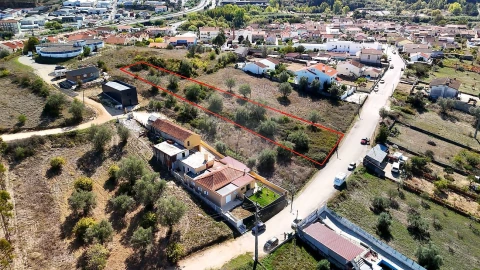Terreno para Venda em Trouxemil e Torre de Vilela