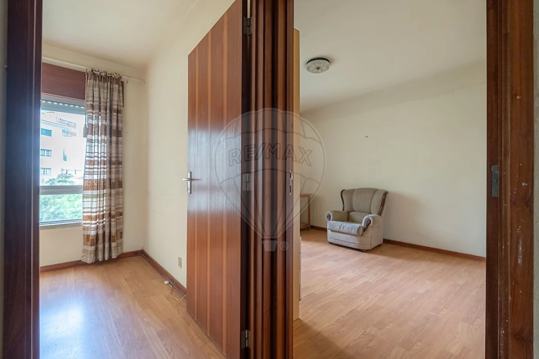 Apartamento T4 para Venda em Santo Antonio dos Olivais Foto 25