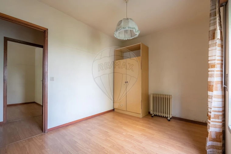 Apartamento T4 para Venda em Santo Antonio dos Olivais Foto 33