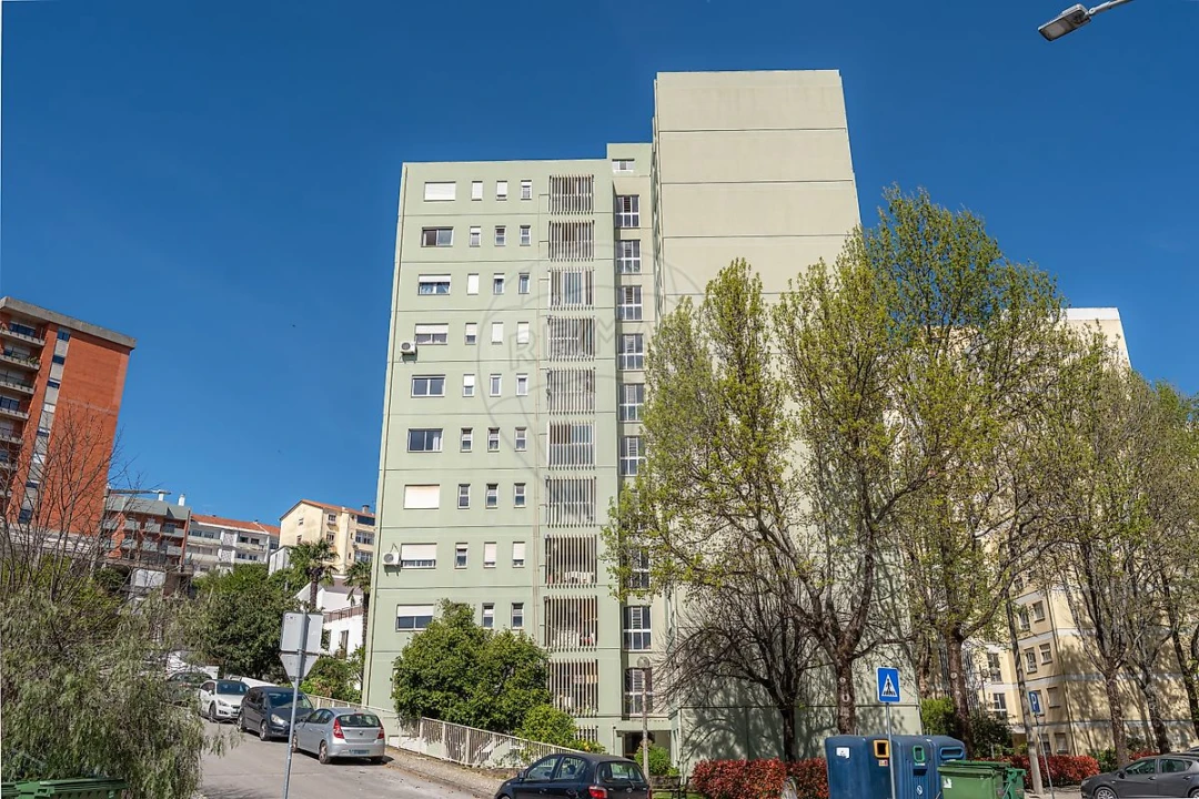 Apartamento T4 para Venda em Santo Antonio dos Olivais Foto 41