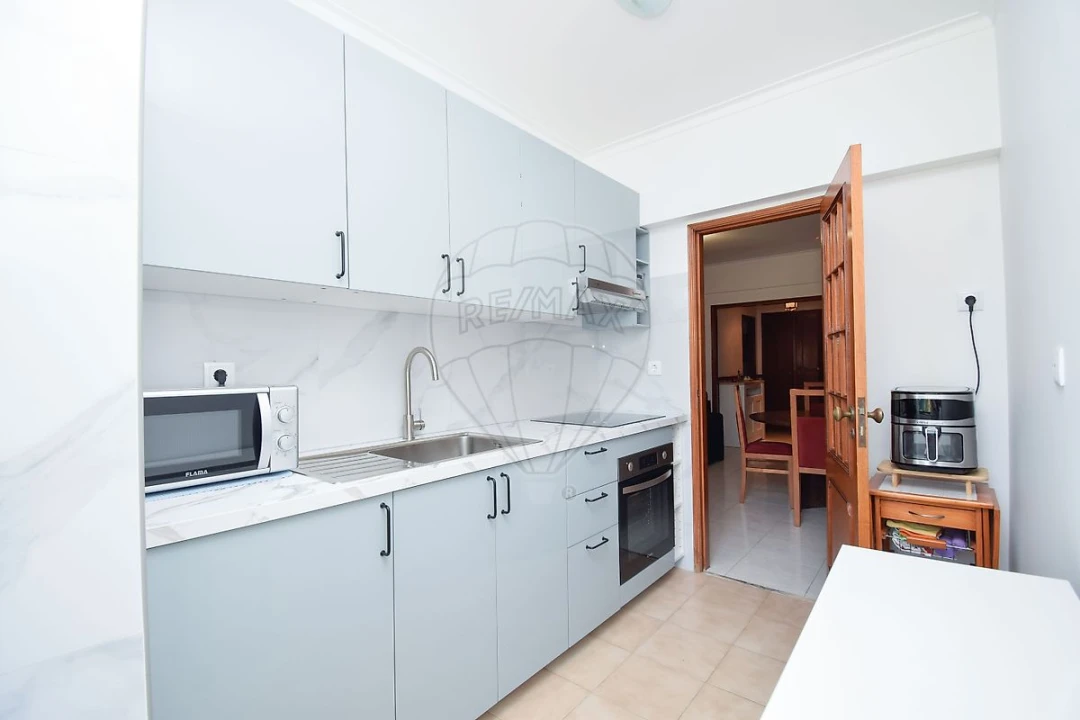 Apartamento T1 para Venda em Rio de Mouro Foto 8