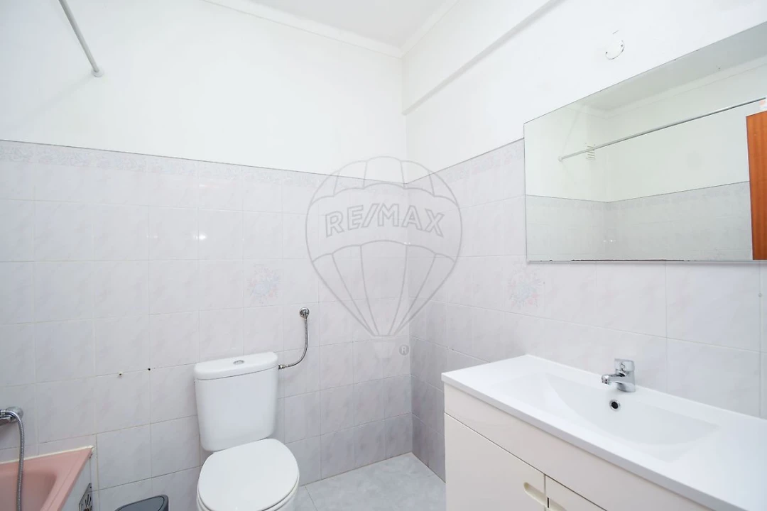 Apartamento T1 para Venda em Rio de Mouro Foto 10