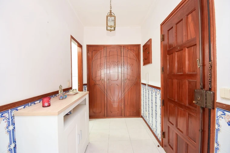 Apartamento T1 para Venda em Rio de Mouro Foto 17