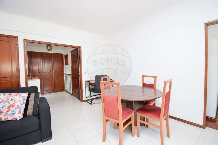 Apartamento T1 para Venda em Rio de Mouro Foto 22