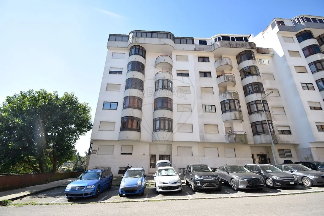 Apartamento T1 para Venda em Rio de Mouro Foto 4