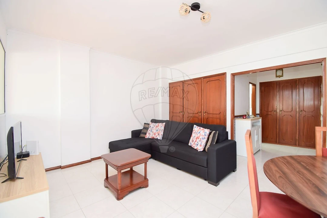 Apartamento T1 para Venda em Rio de Mouro Foto 18