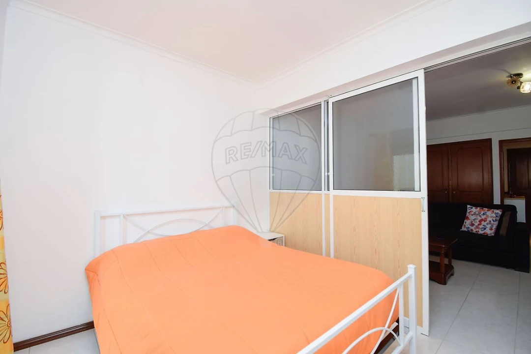 Apartamento T1 para Venda em Rio de Mouro Foto 6