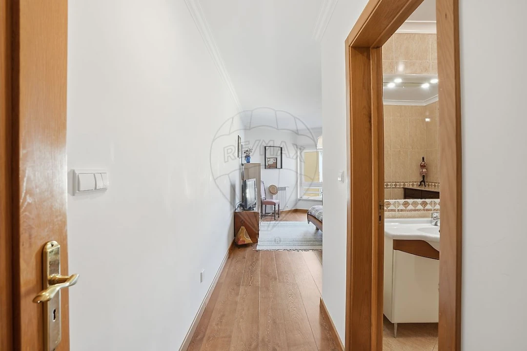 Apartamento T4 para Venda em Carcavelos e Parede Foto 42