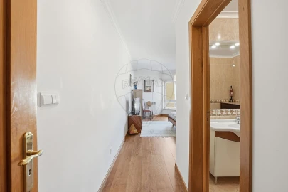 Apartamento T4 para Venda em Carcavelos e Parede