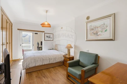 Apartamento T4 para Venda em Carcavelos e Parede