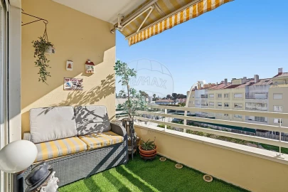 Apartamento T4 para Venda em Carcavelos e Parede
