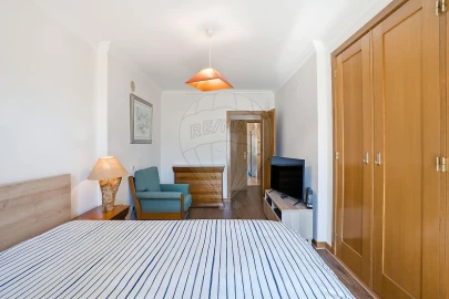 Apartamento T4 para Venda em Carcavelos e Parede