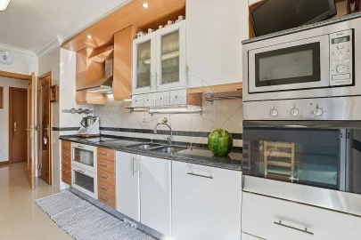 Apartamento T4 para Venda em Carcavelos e Parede