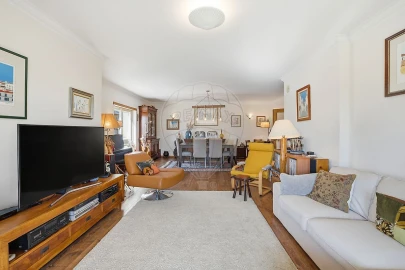 Apartamento T4 para Venda em Carcavelos e Parede