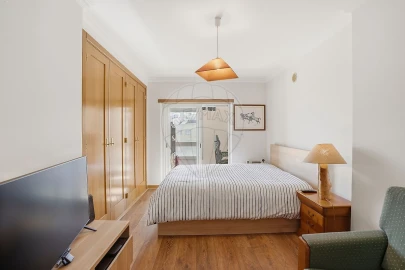 Apartamento T4 para Venda em Carcavelos e Parede