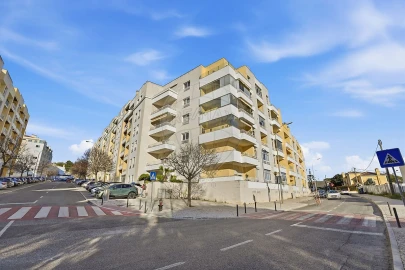 Apartamento T4 para Venda em Carcavelos e Parede