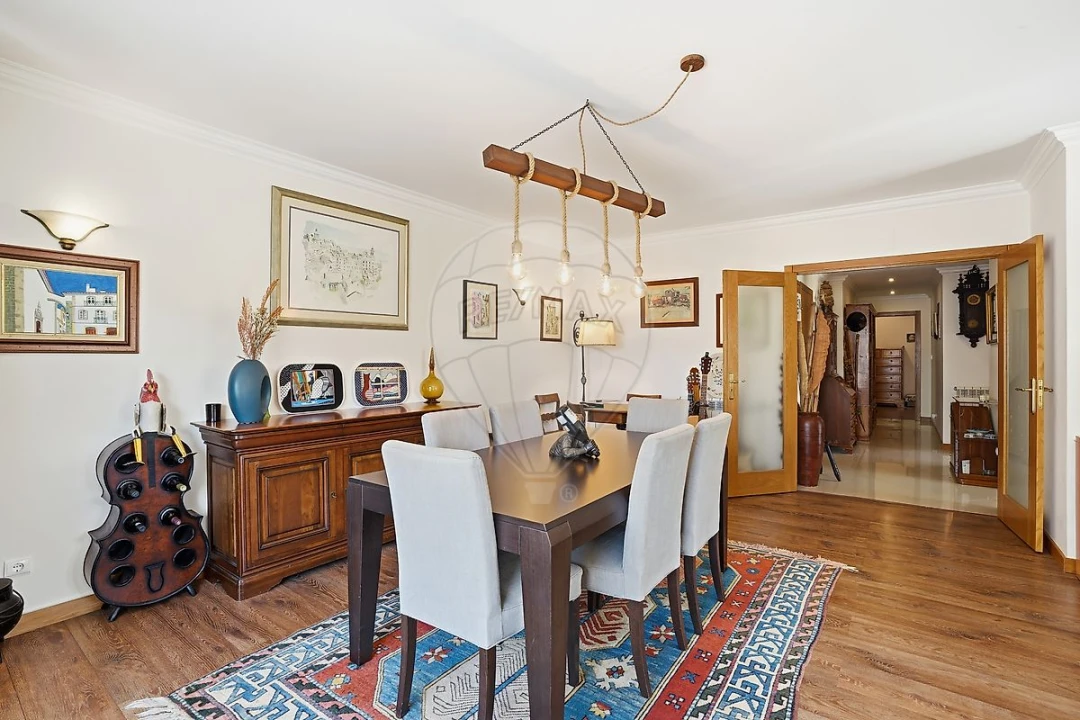 Apartamento T4 para Venda em Carcavelos e Parede Foto 8