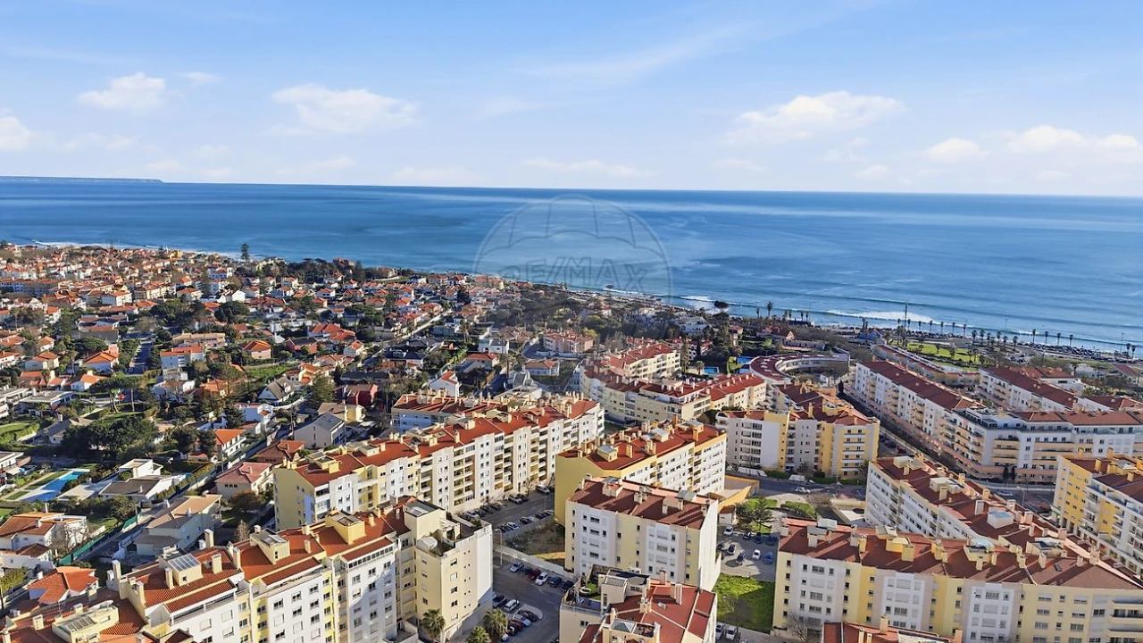 Apartamento T4 para Venda em Carcavelos e Parede Foto 47