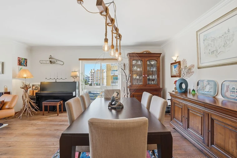 Apartamento T4 para Venda em Carcavelos e Parede Foto 9