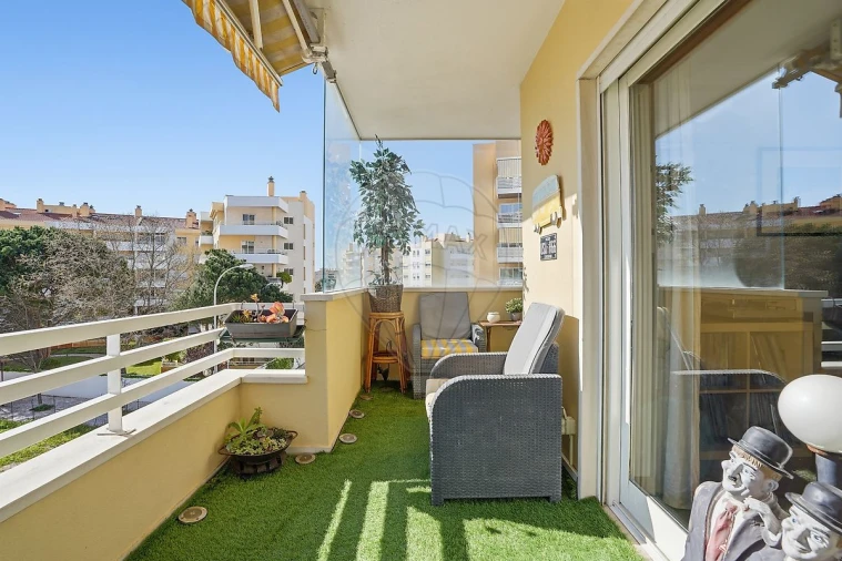 Apartamento T4 para Venda em Carcavelos e Parede Foto 14
