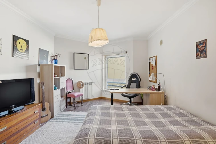 Apartamento T4 para Venda em Carcavelos e Parede Foto 38
