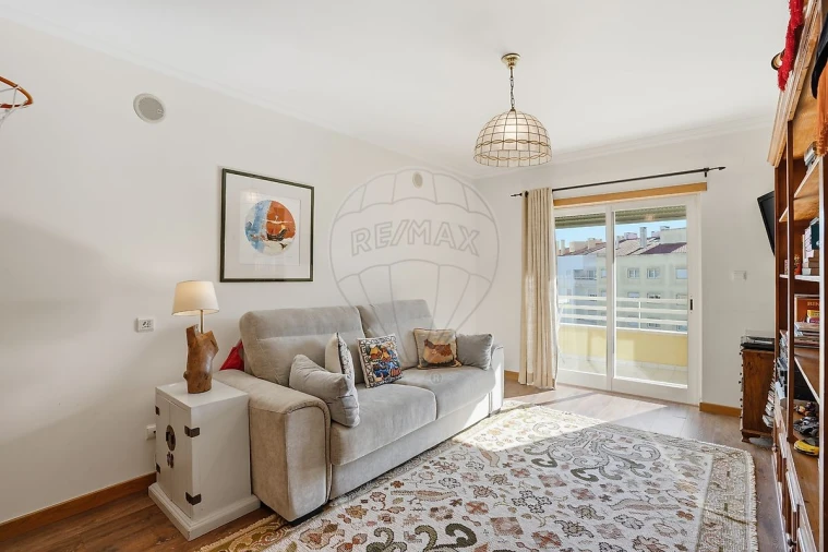 Apartamento T4 para Venda em Carcavelos e Parede Foto 22