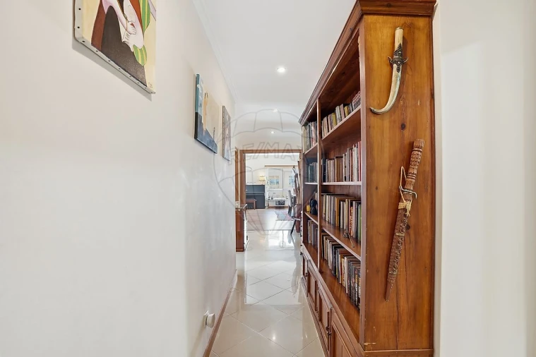 Apartamento T4 para Venda em Carcavelos e Parede Foto 28