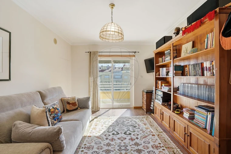 Apartamento T4 para Venda em Carcavelos e Parede Foto 20