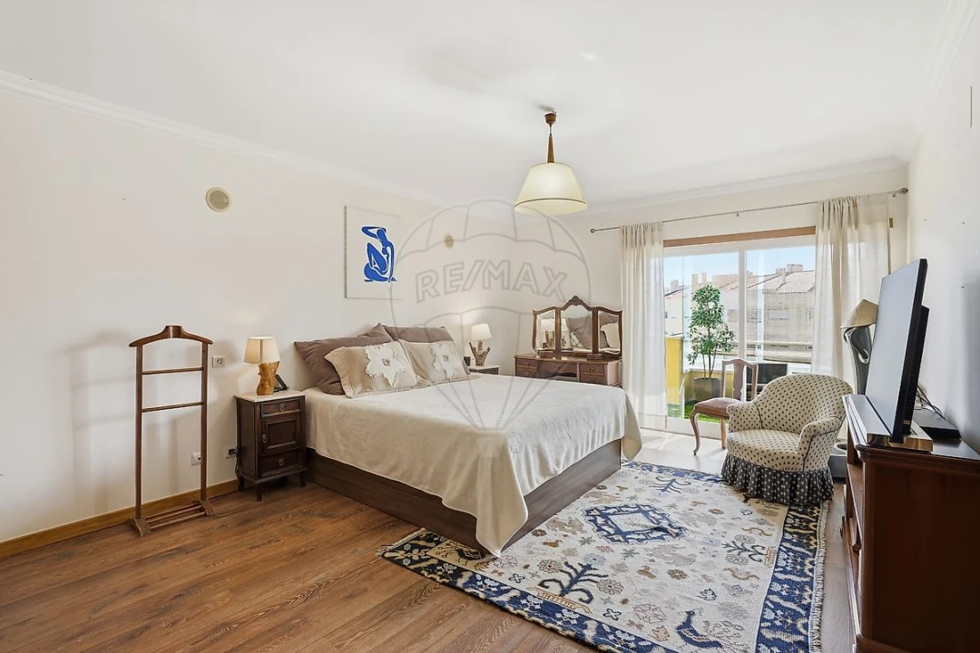 Apartamento T4 para Venda em Carcavelos e Parede Foto 32