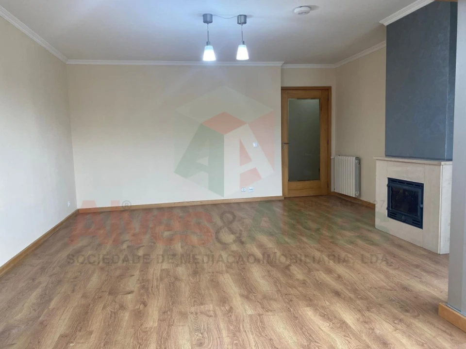 Apartamento T2 para Venda em Vila Nova da Telha Foto 3