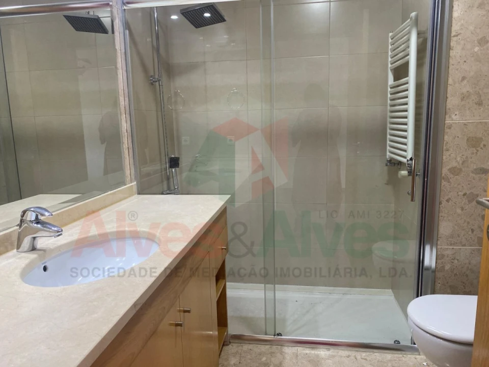 Apartamento T2 para Venda em Vila Nova da Telha Foto 9