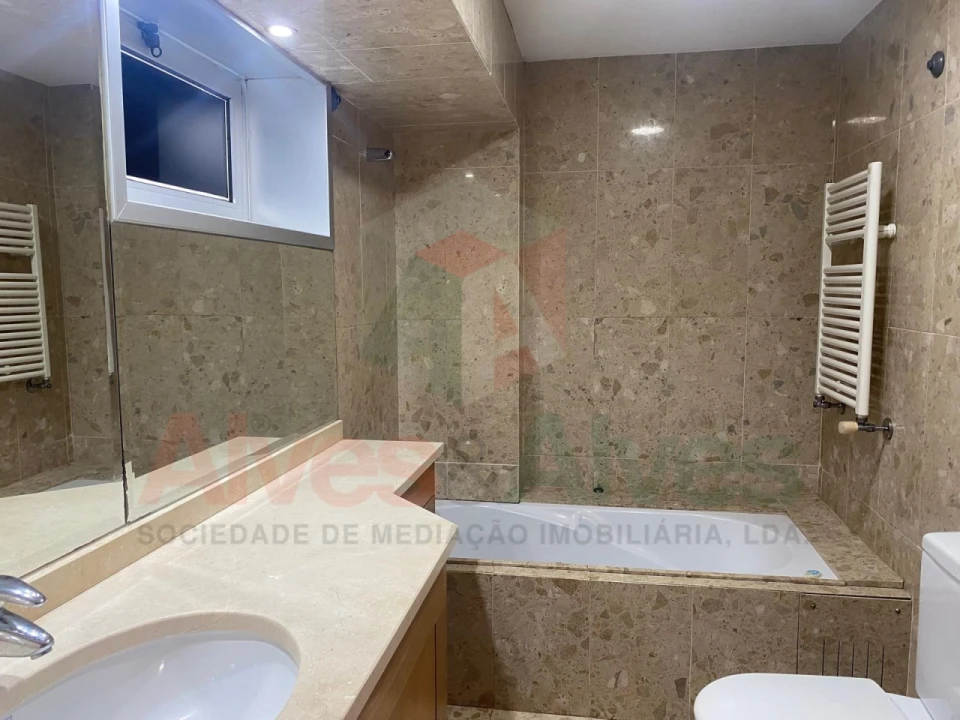Apartamento T2 para Venda em Vila Nova da Telha Foto 11