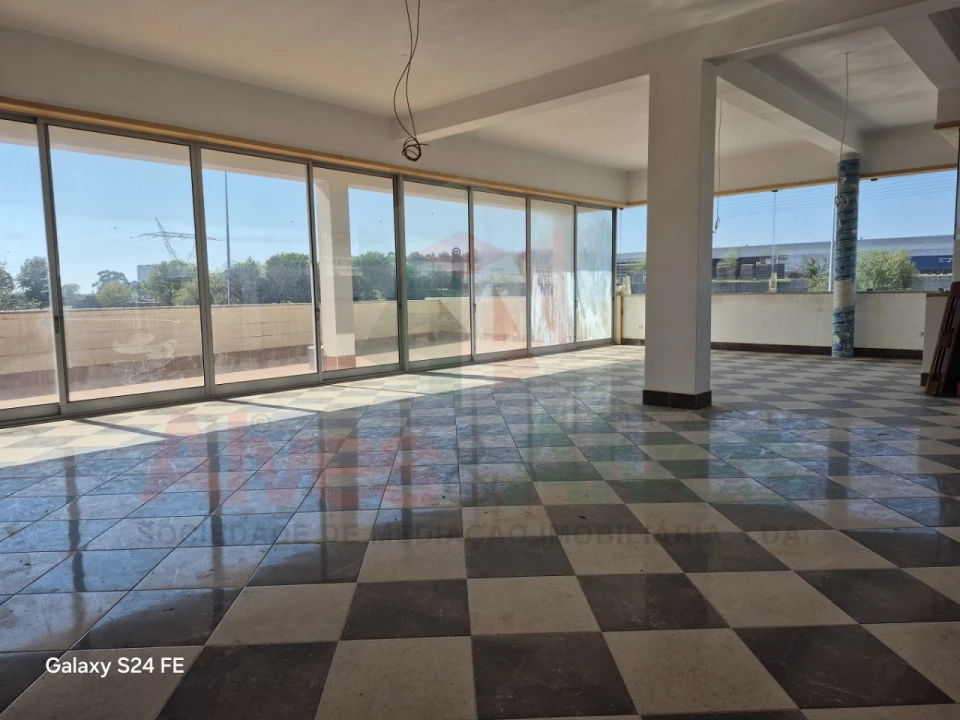 Loja para Arrendamento em Cidade da Maia Foto 1