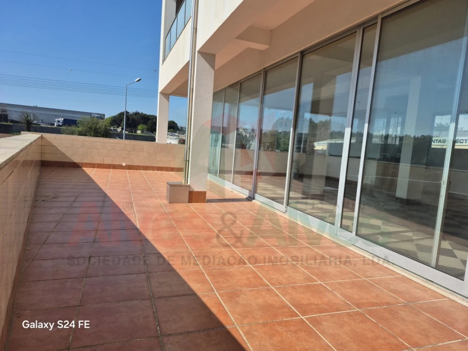 Loja para Arrendamento em Cidade da Maia Foto 3