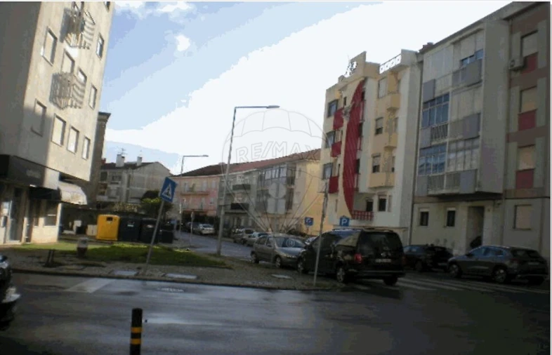 Apartamento T2 para Venda em Águas Livres Foto 2