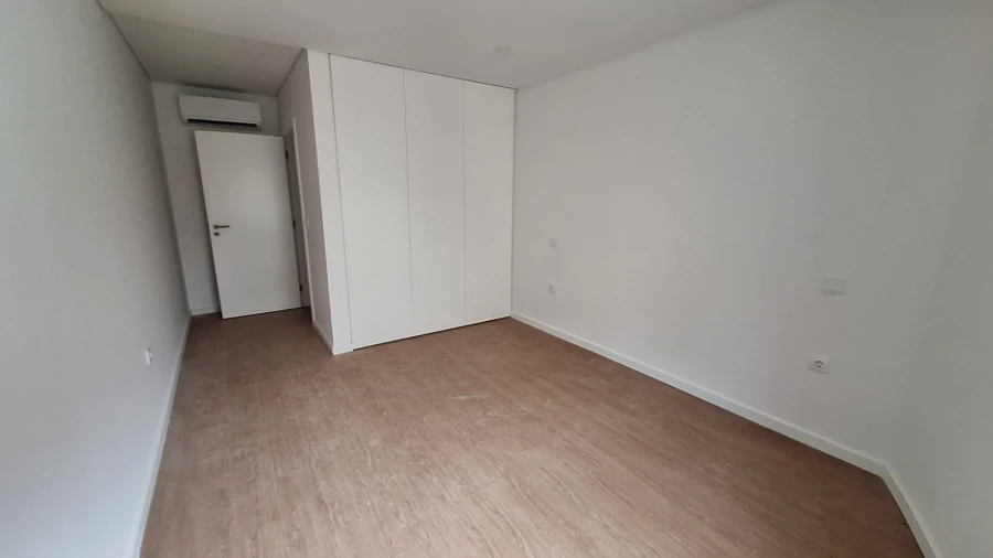 Apartamento T1 para Venda em Esgueira Foto 4