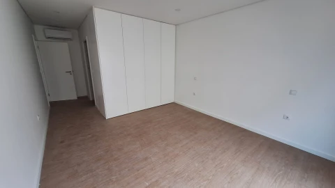 Apartamento T2 para Venda em Esgueira