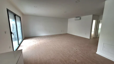Apartamento T2 para Venda em Esgueira
