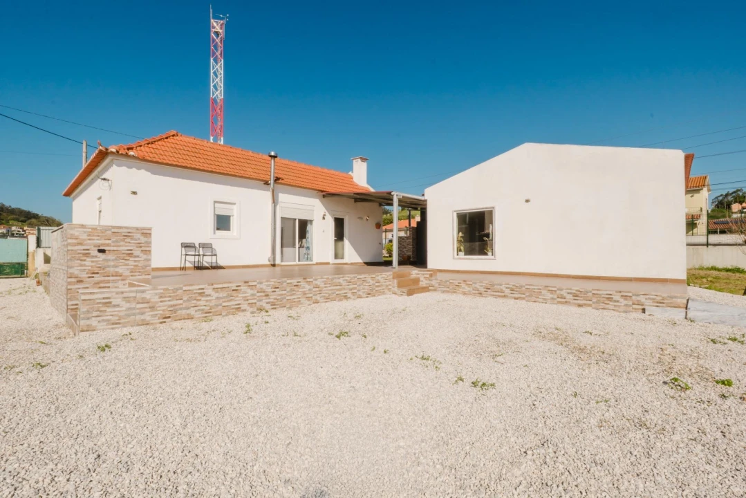 Moradia T3 para Venda em Sapataria Foto 1