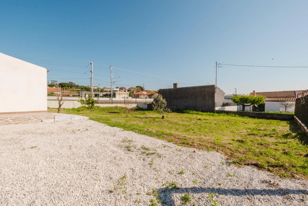 Moradia T3 para Venda em Sapataria Foto 37