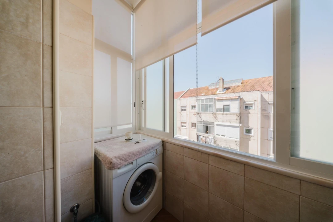 Apartamento T2 para Venda em Queluz e Belas Foto 13