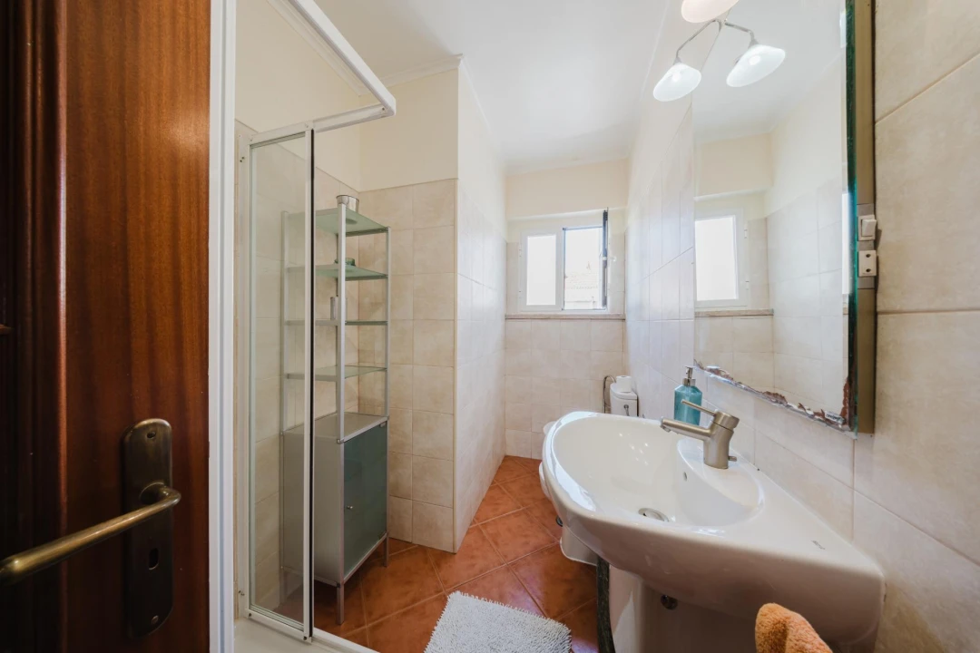 Apartamento T2 para Venda em Queluz e Belas Foto 14