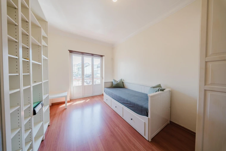 Apartamento T2 para Venda em Queluz e Belas Foto 3