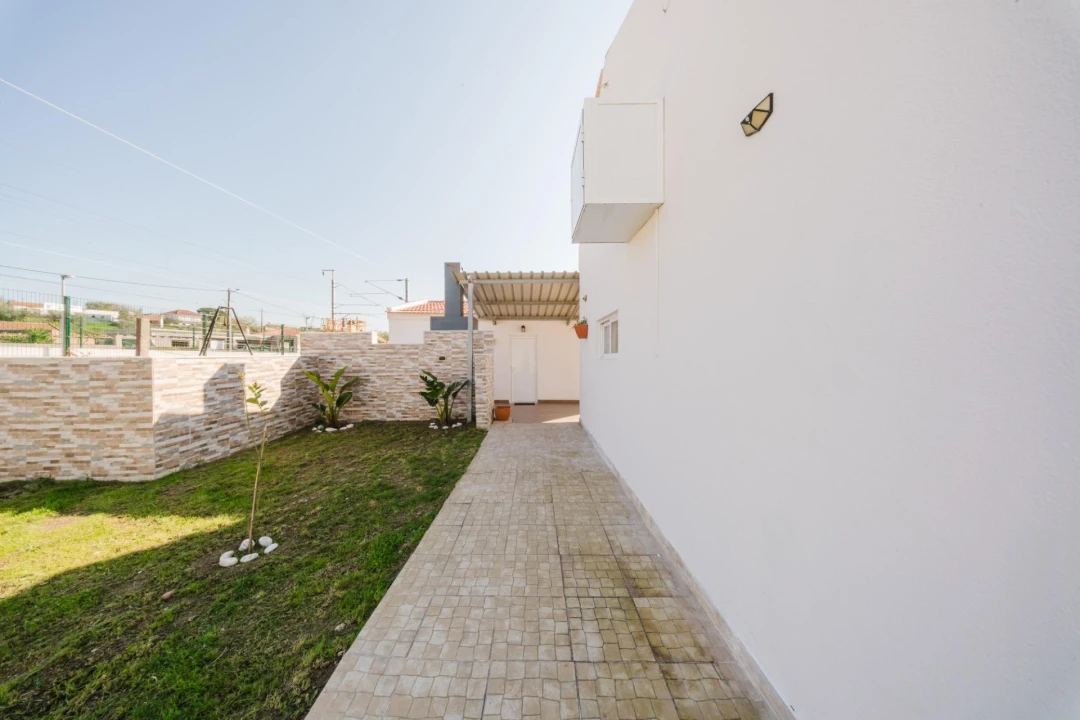 Moradia T3 para Venda em Sapataria Foto 29