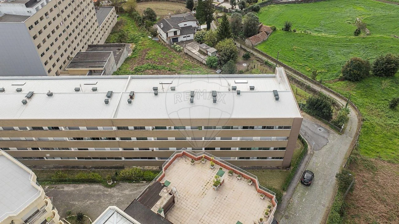 Apartamento T2 para Venda em Selho (São Jorge) Foto 11