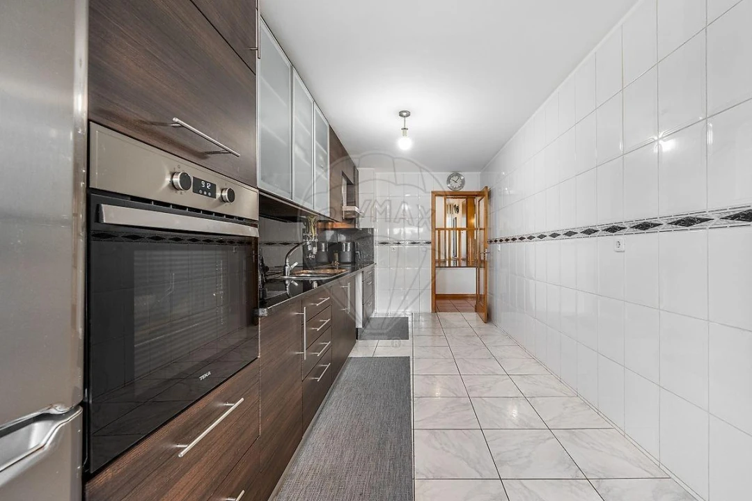 Apartamento T2 para Venda em Selho (São Jorge) Foto 16