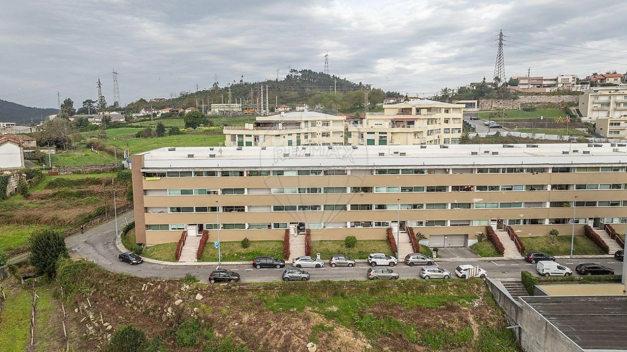 Apartamento T2 para Venda em Selho (São Jorge) Foto 2